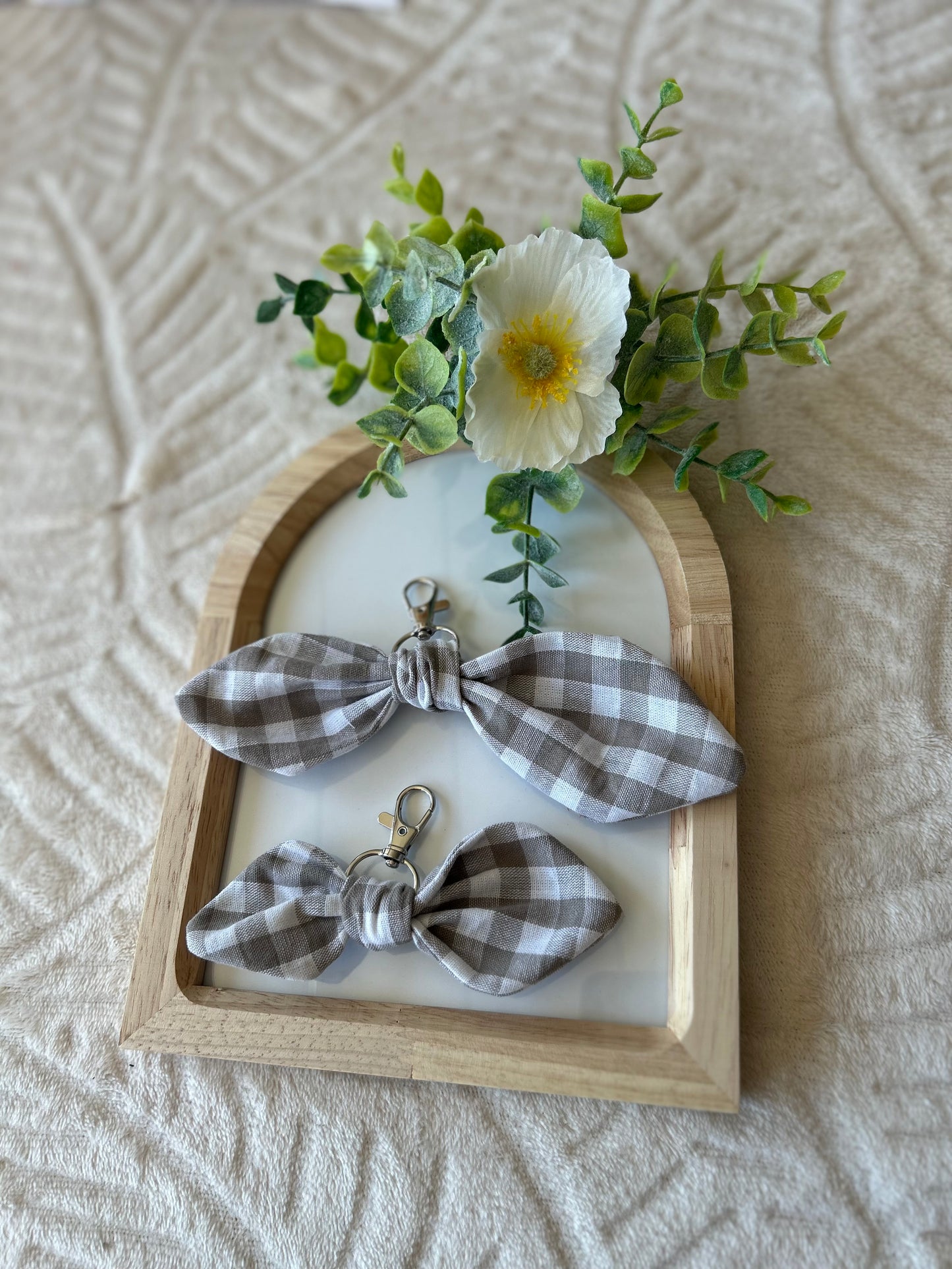 Porte clef noeud Ă carreaux taupe taille S ou M (personnalisable)