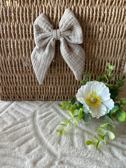 Pince à cheveux noeud taupe