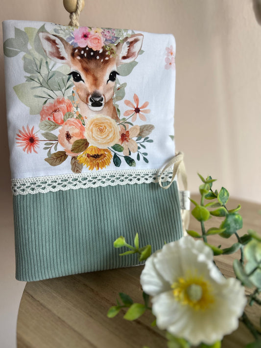 Protège carnet de santé « biche » avec dentelle