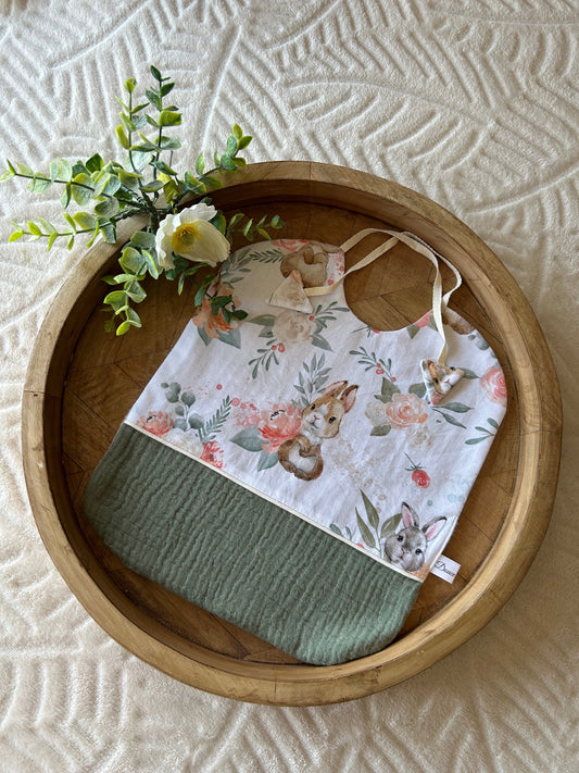 Bavoir taille M « lapin vert » avec choix de couleur