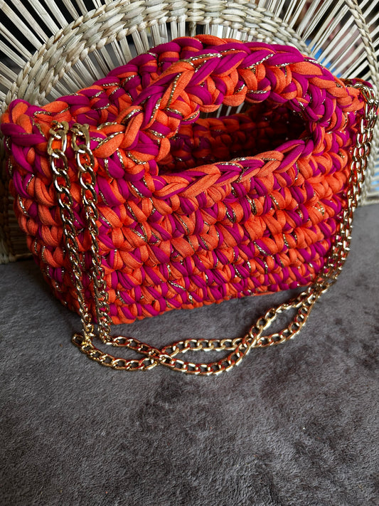 🧶 Sac en crochet anse relevé – Le must-have de l’été ! 🌞

Orange et rose fushia