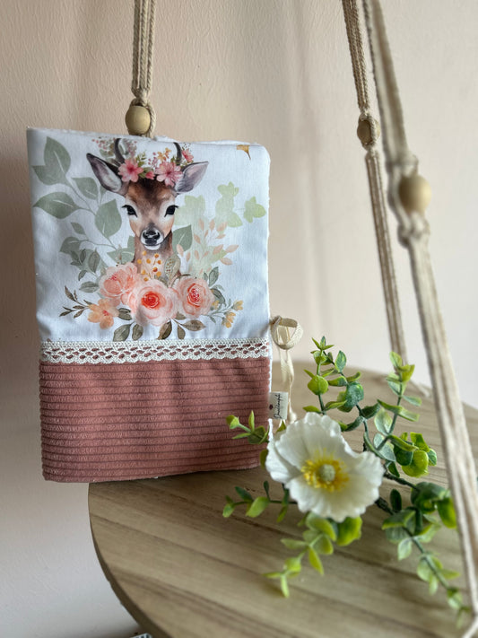Protège carnet de santé « cerf » avec dentelle